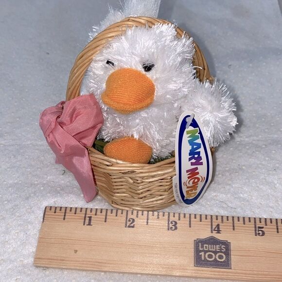 Mary Meyer Duckling With Basket And Grass 5" Duckling With Woven Basket - Picture 10 of 12